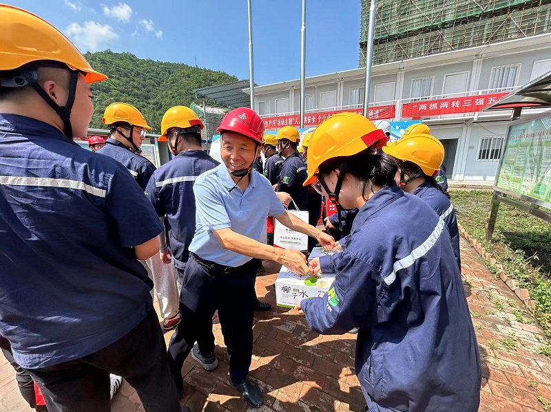 三伏送清凉，高温不服“暑”——王琦走进基层慰问一线职工并调研指导工作